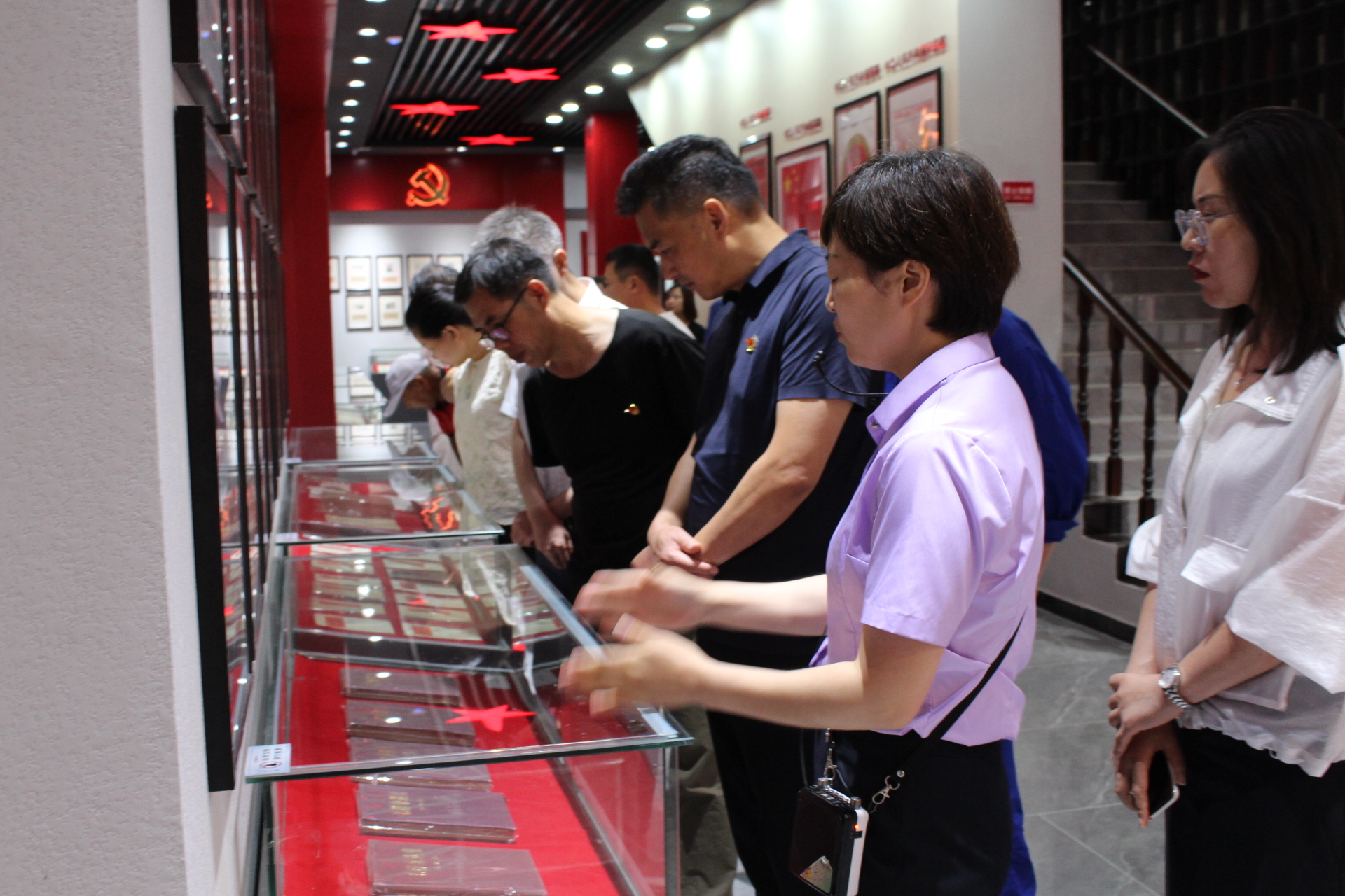 “忆党史、铭党恩”丨中共阿尔法党支部开展庆七一红色教育活动