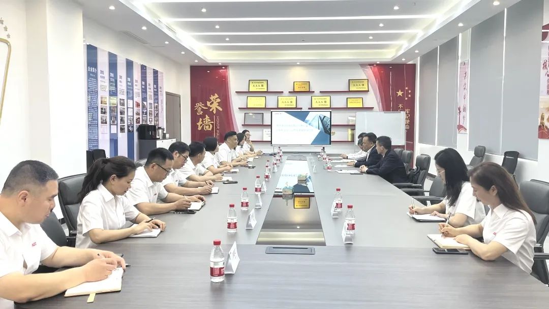 SEW中国公司执行董事长张胜利一行莅临阿尔法起重机参观交流